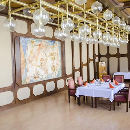 Hotel Konferencia Γκιόρ Εξωτερικό φωτογραφία