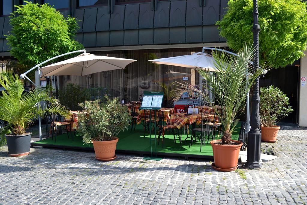 Hotel Konferencia Γκιόρ Εξωτερικό φωτογραφία
