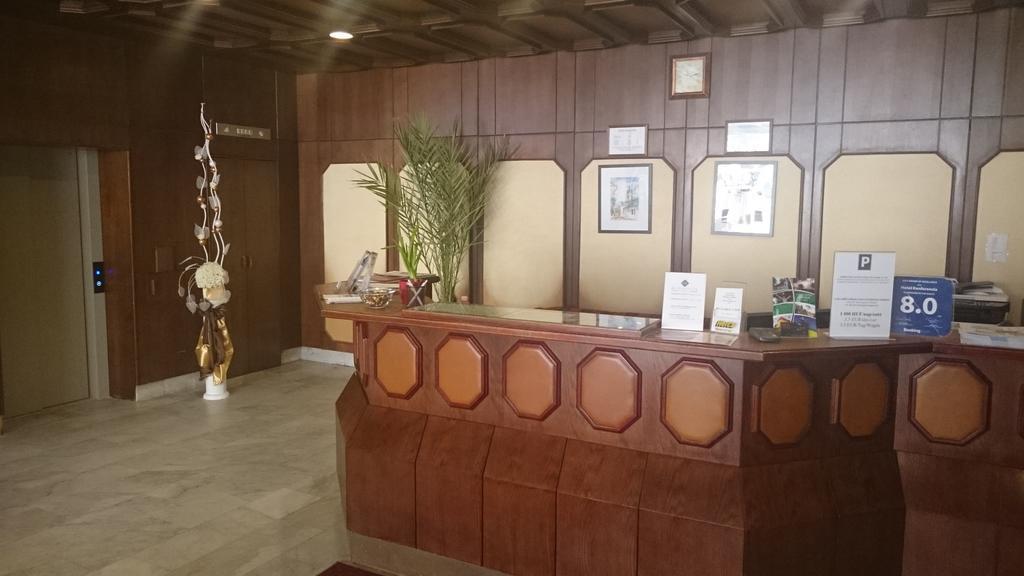Hotel Konferencia Γκιόρ Εξωτερικό φωτογραφία