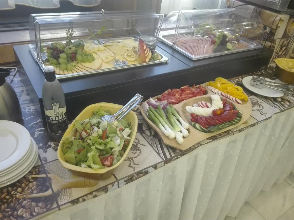 Hotel Konferencia Γκιόρ Εξωτερικό φωτογραφία