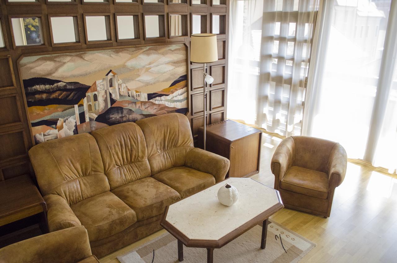 Hotel Konferencia Γκιόρ Εξωτερικό φωτογραφία
