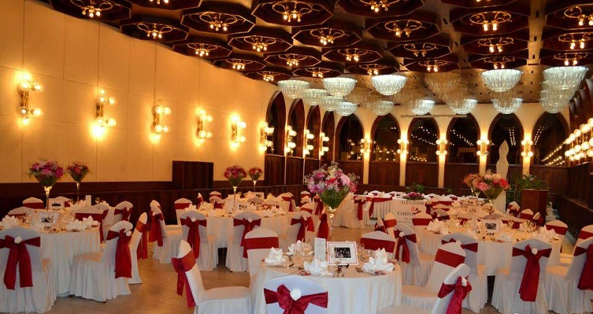 Hotel Konferencia Γκιόρ Εξωτερικό φωτογραφία